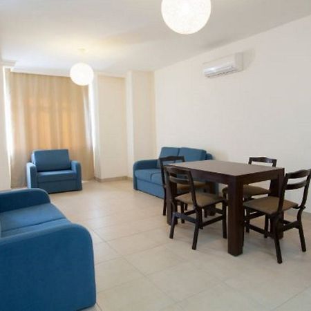 Side Suite Hotel Bagian luar foto