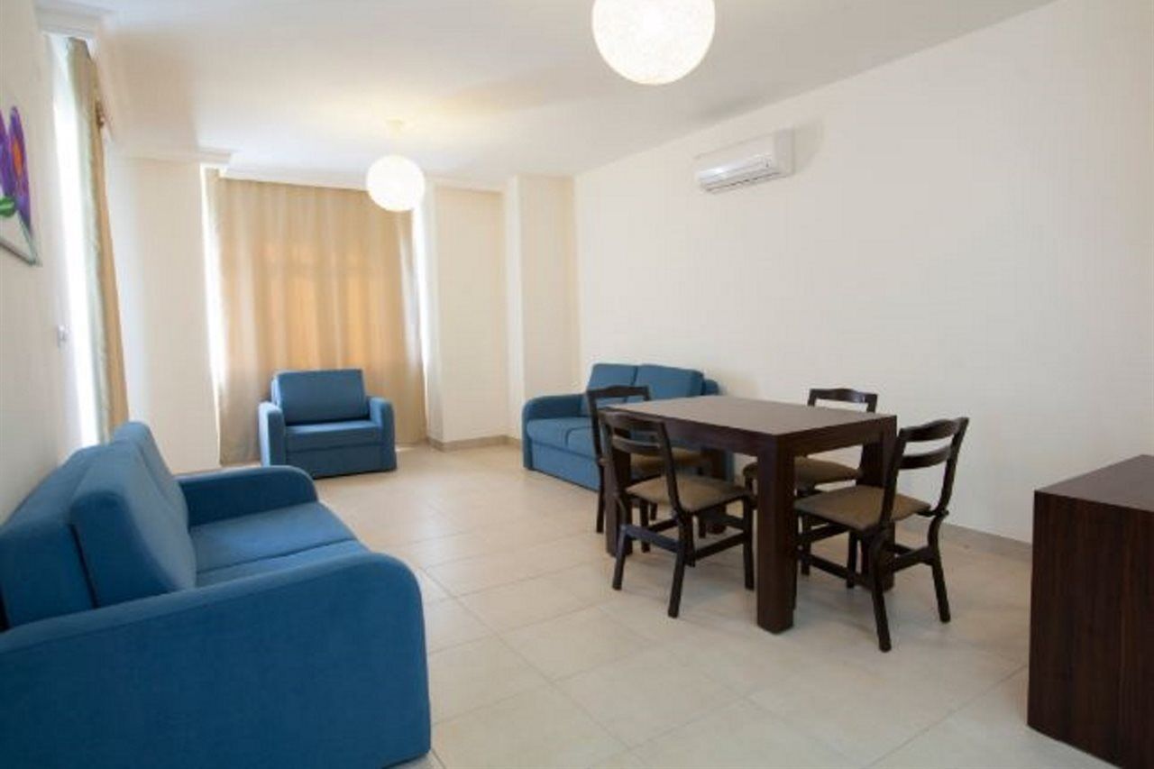 Side Suite Hotel Bagian luar foto